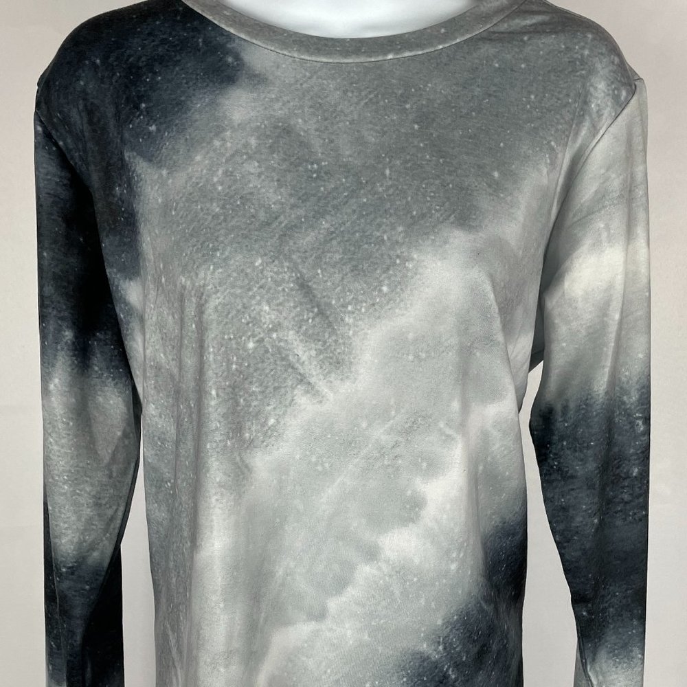 Tie Dye Style Shades Of Gray Tin Sweater